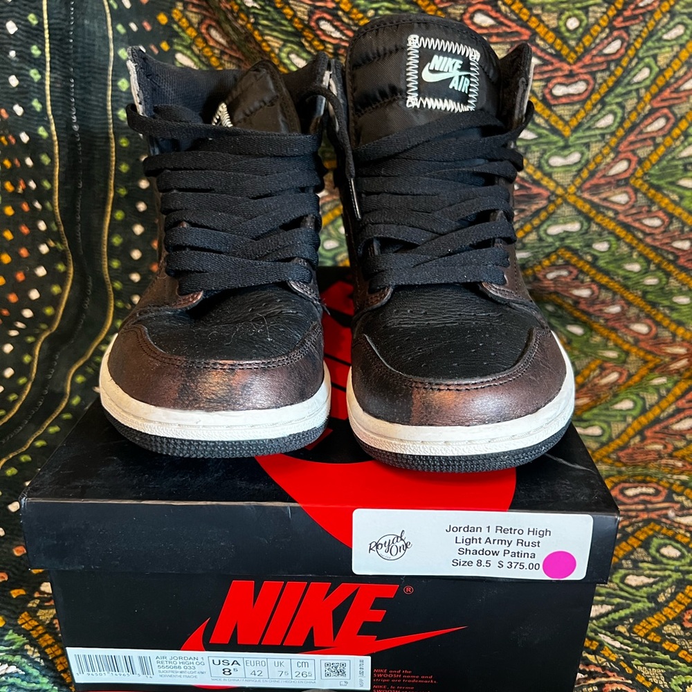 Jordan 1 Retro High Light Army Rust
Shadow Patina Men’s Size 8.5